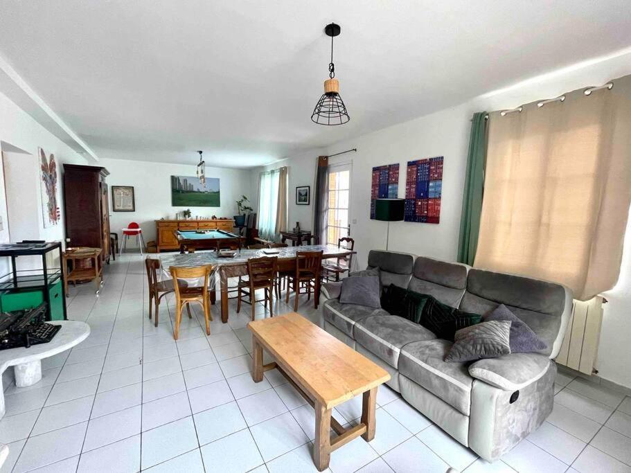 La Casa Del Papa - Maison Spacieuse Avec Jardin Dole Esterno foto